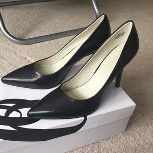Nine West Classic Black pumps - never worn outside